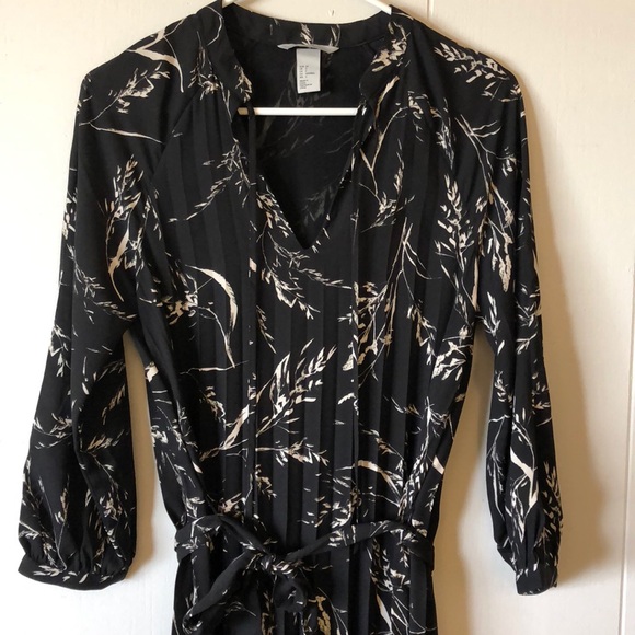 H&M Quarter Sleeved Dress - Picture 2 of 5